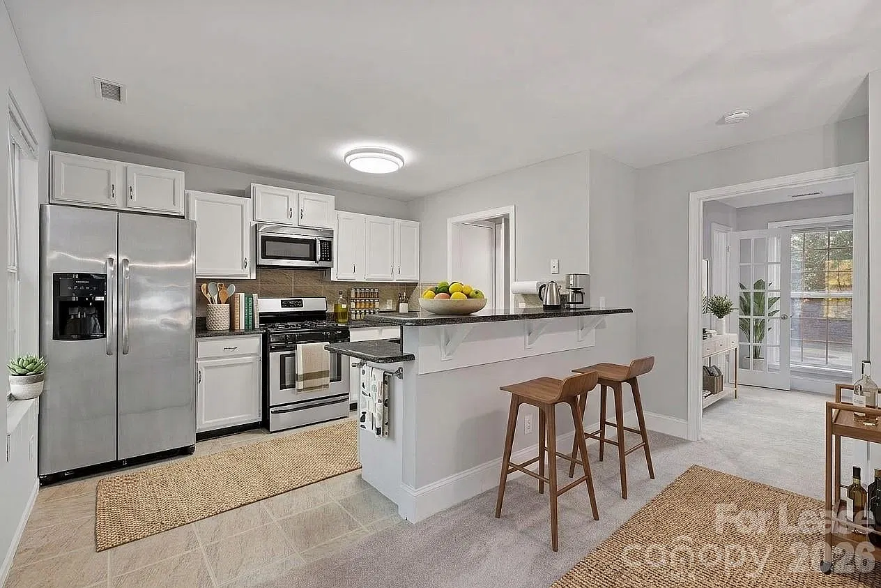 1 bed, 704 sqft, $1,400 — Photo 4