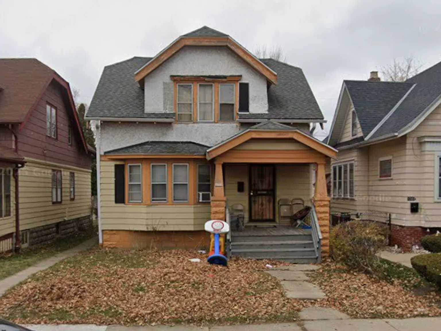 Spacious 2Br Lower Duplex in Milwaukee — Photo 2
