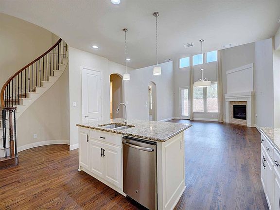 4th image of 2703 San Jacinto Dr