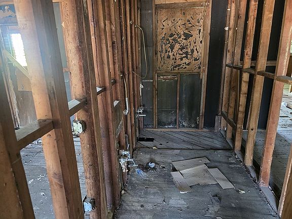 5th image of 1852 Old Savannah Rd