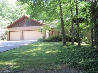 19415 Albion Rd, Strongsville, OH 44149