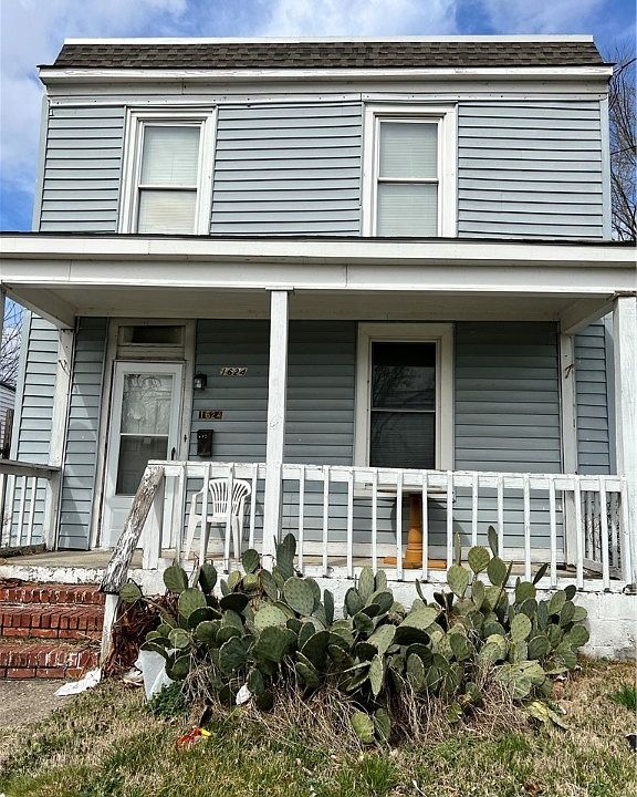1st image of 1624 W 28th St