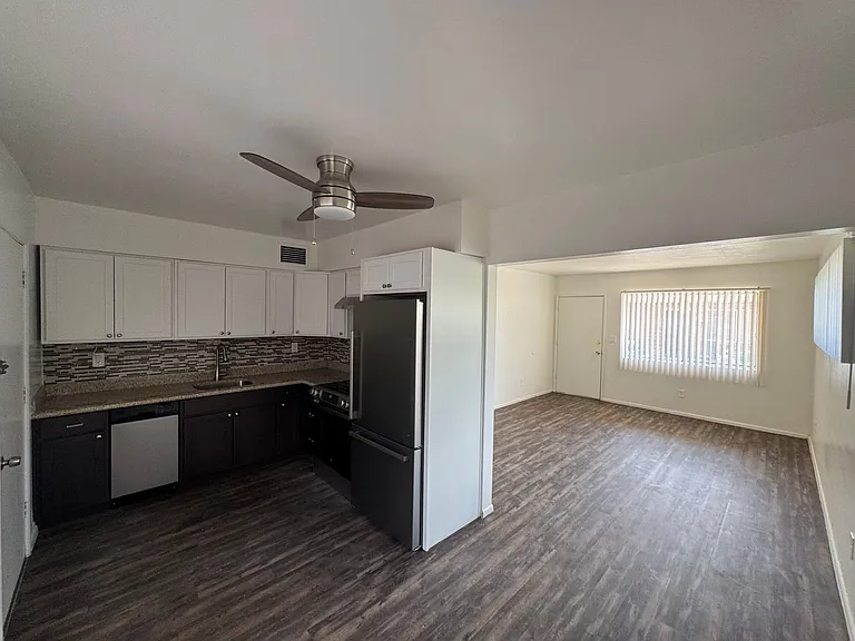 3719 E Fairmount St #9 — Photo 5