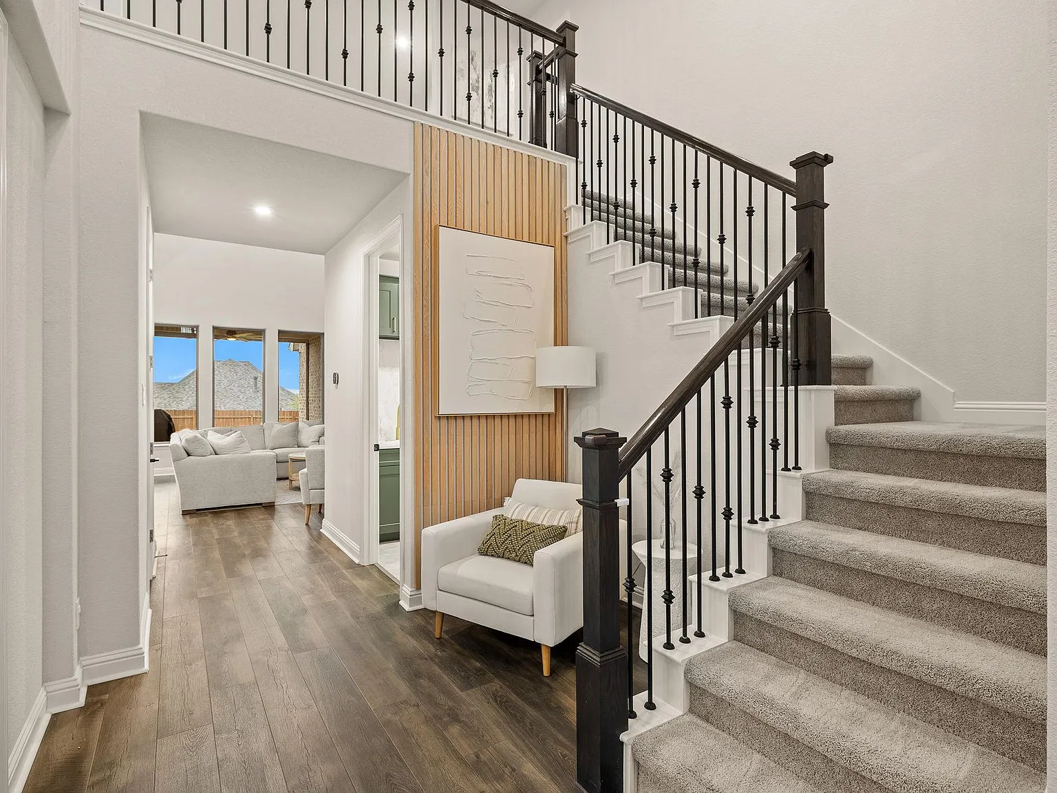 5 bed, 4.0 bath, 3289 sqft, $3,395 — Photo 4