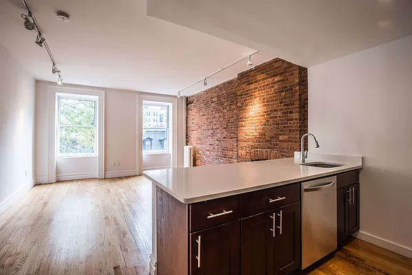 Rented by Nooklyn NYC LLC | media 53