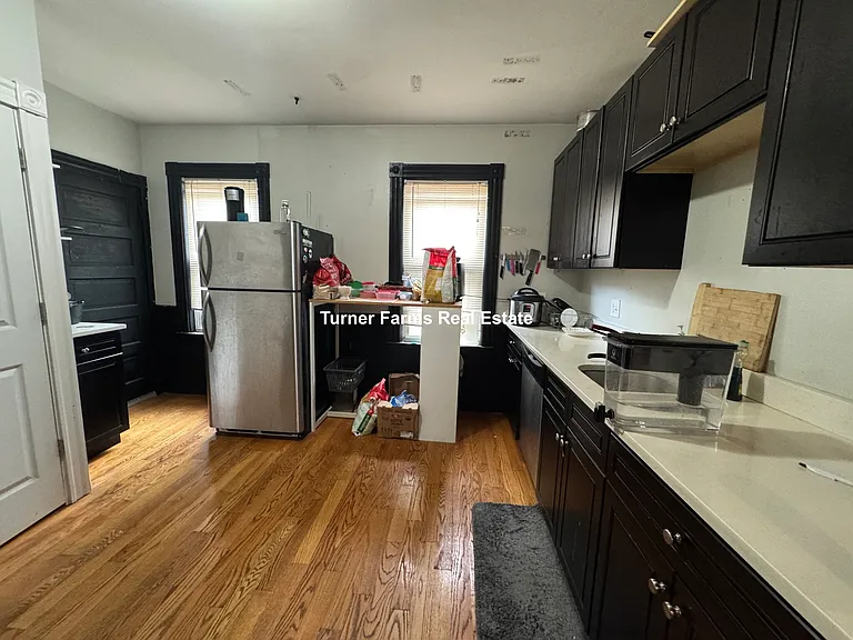10 Taft St — Photo 7