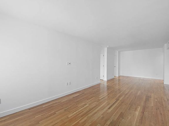 3rd image of 101 W 15th St APT 609