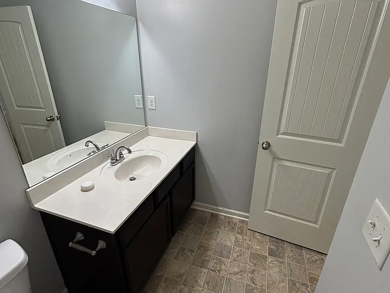 1567 Sprucedale Dr — Photo 18
