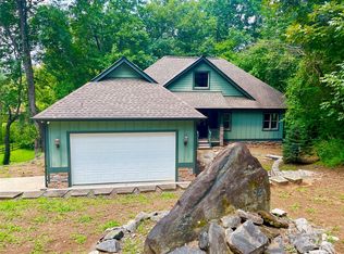 92 W Rambling Creek Dr, Tryon, NC 28782