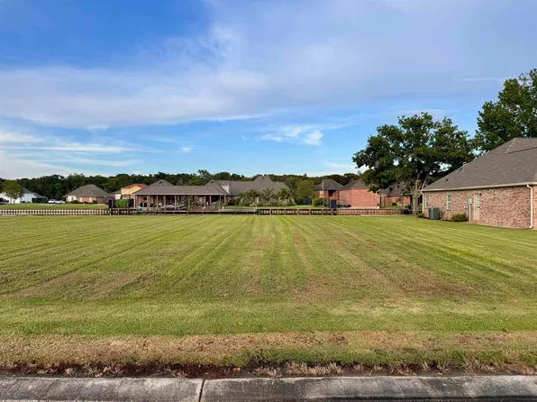 79 Woodview Dr, Morgan City, LA 70380