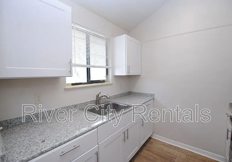 2443 N Seabury Pl — Photo 18