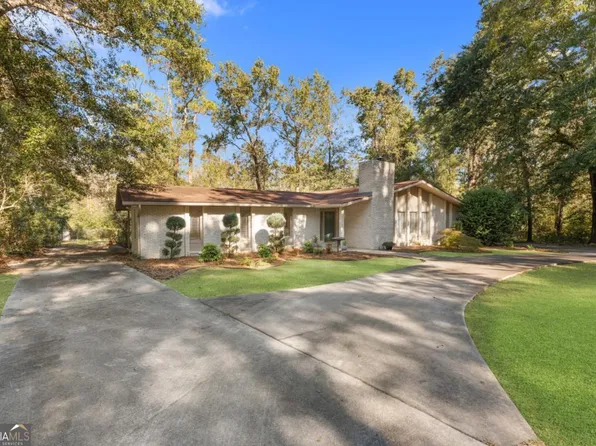 215 Azalea Dr, Statesboro, GA 30458