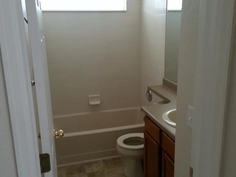 upstairs full bath