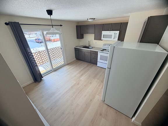 3rd image of 4 Penwood Dr #7