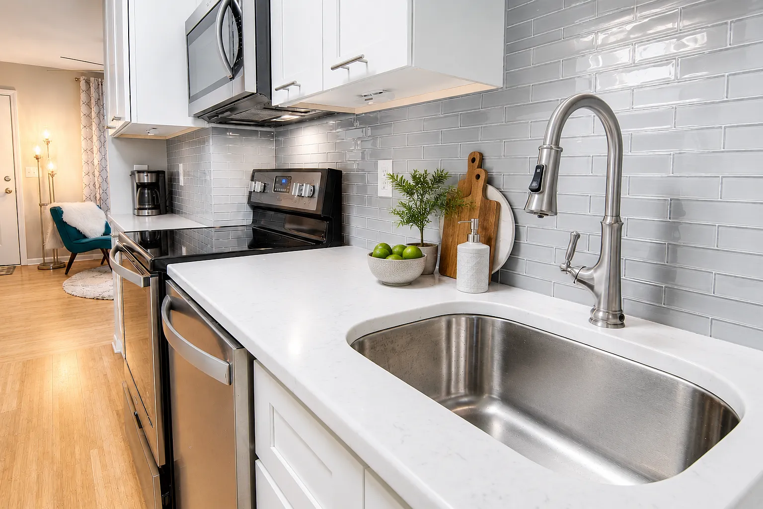 2 bed, 800 sqft, $1,600 — Photo 4