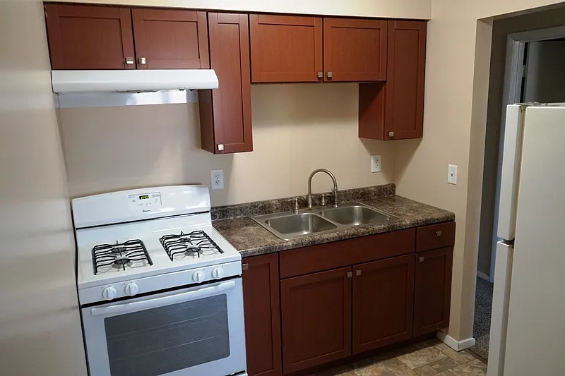 1 bed, $840 — Photo 2
