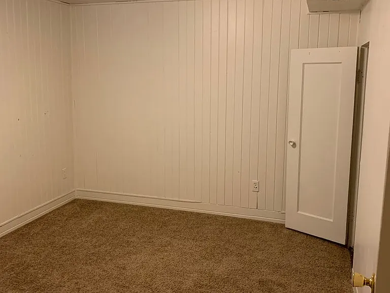 1422 W Oak St — Photo 15