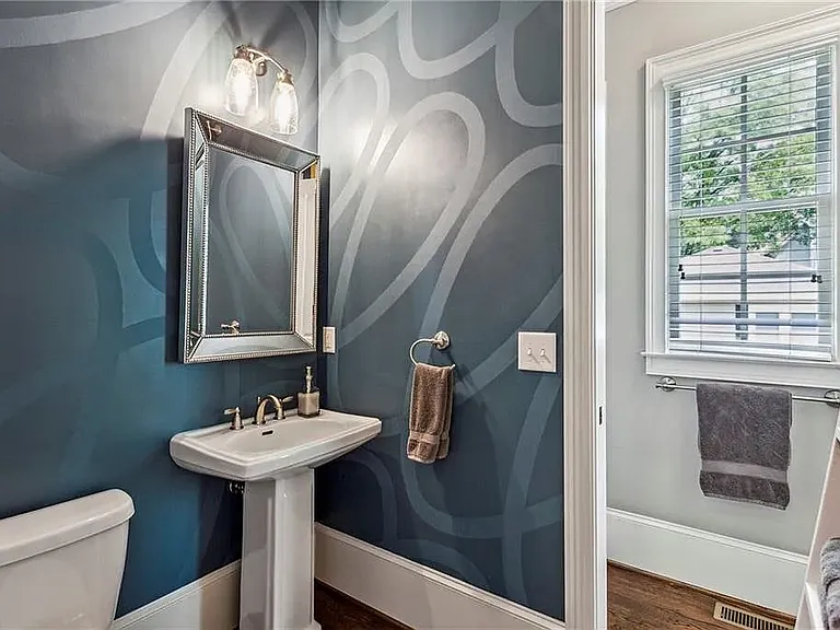 2115 Howell Mill Rd NW — Photo 20