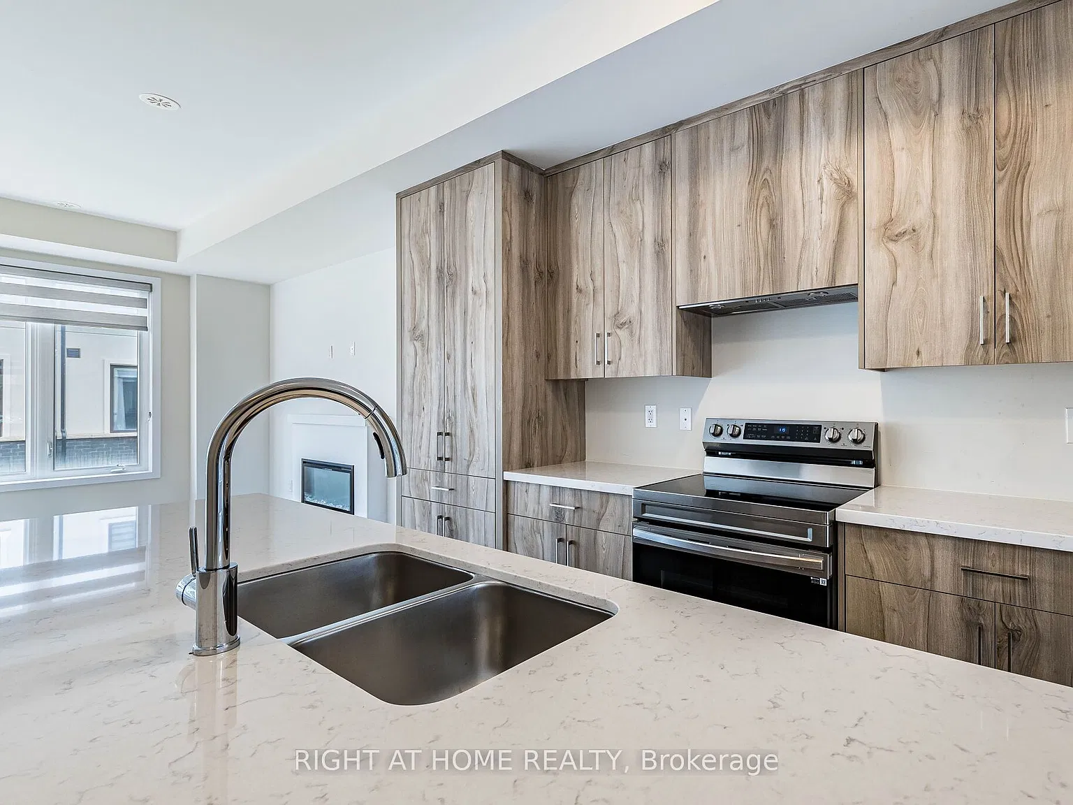 4 bed, $3,800 — Photo 4