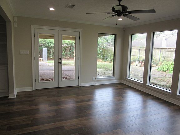 4th image of 5820 Woodway Dr
