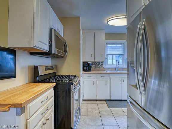 4th image of 331 Stanford Ave