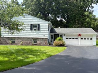 732 Liberty St, Penfield, NY 14526