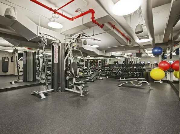 222 East 39th Street image 8 of 9