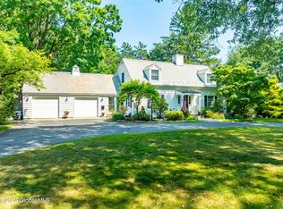 24 Upper Loudon Rd, Loudonville, NY 12211