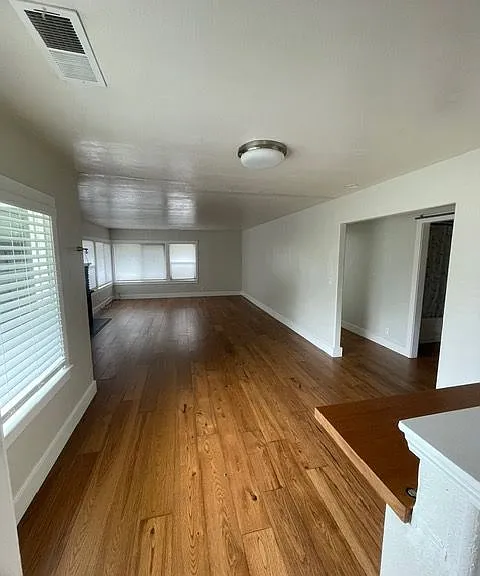 1306 Henderson St — Photo 19