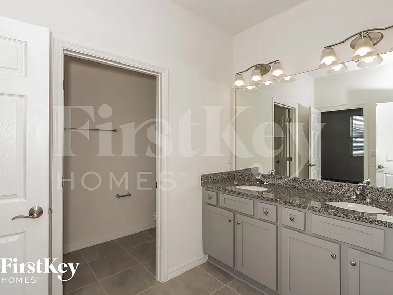 430 Reina Way — Photo 8