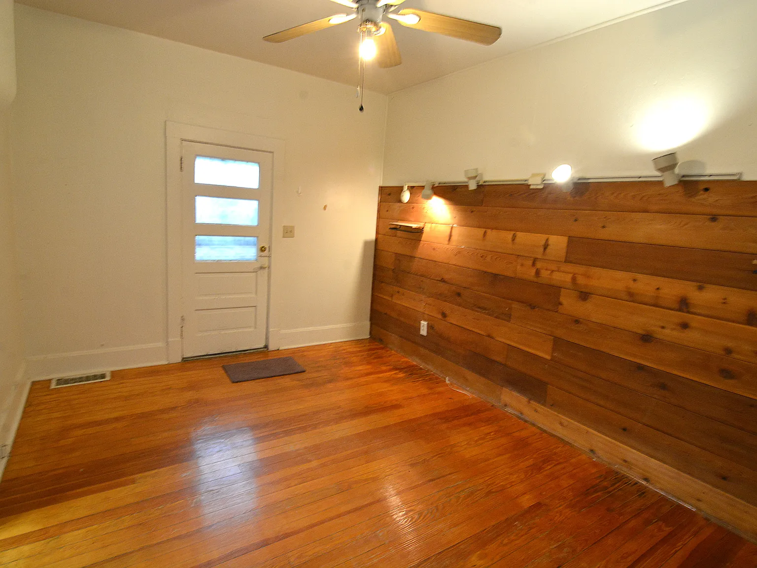 3964 South Broadway — Photo 4
