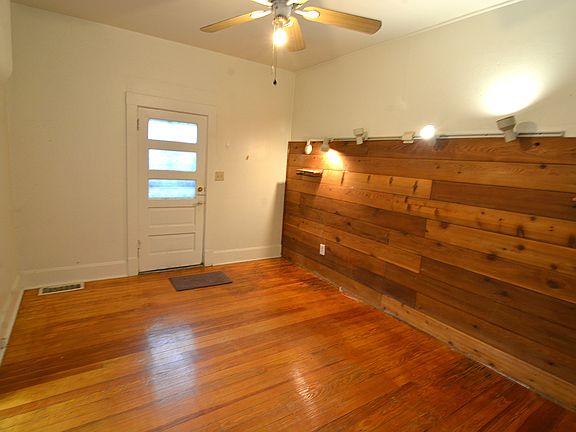 4th image of 3964 S Broadway