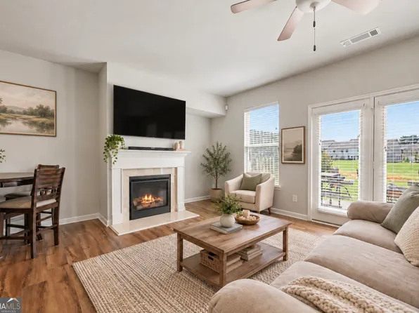 3652 Prospect Point Dr, Oakwood, GA 30566