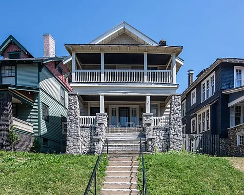 1003 28th Pl S Photo 1