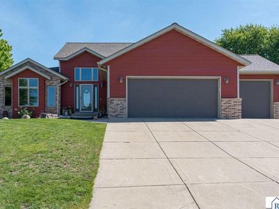 413 Thomas Dr, Eagle Lake, MN, 56024