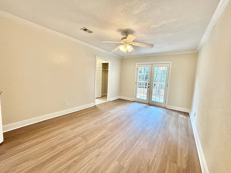 10017 Foxrun Rd — Photo 6