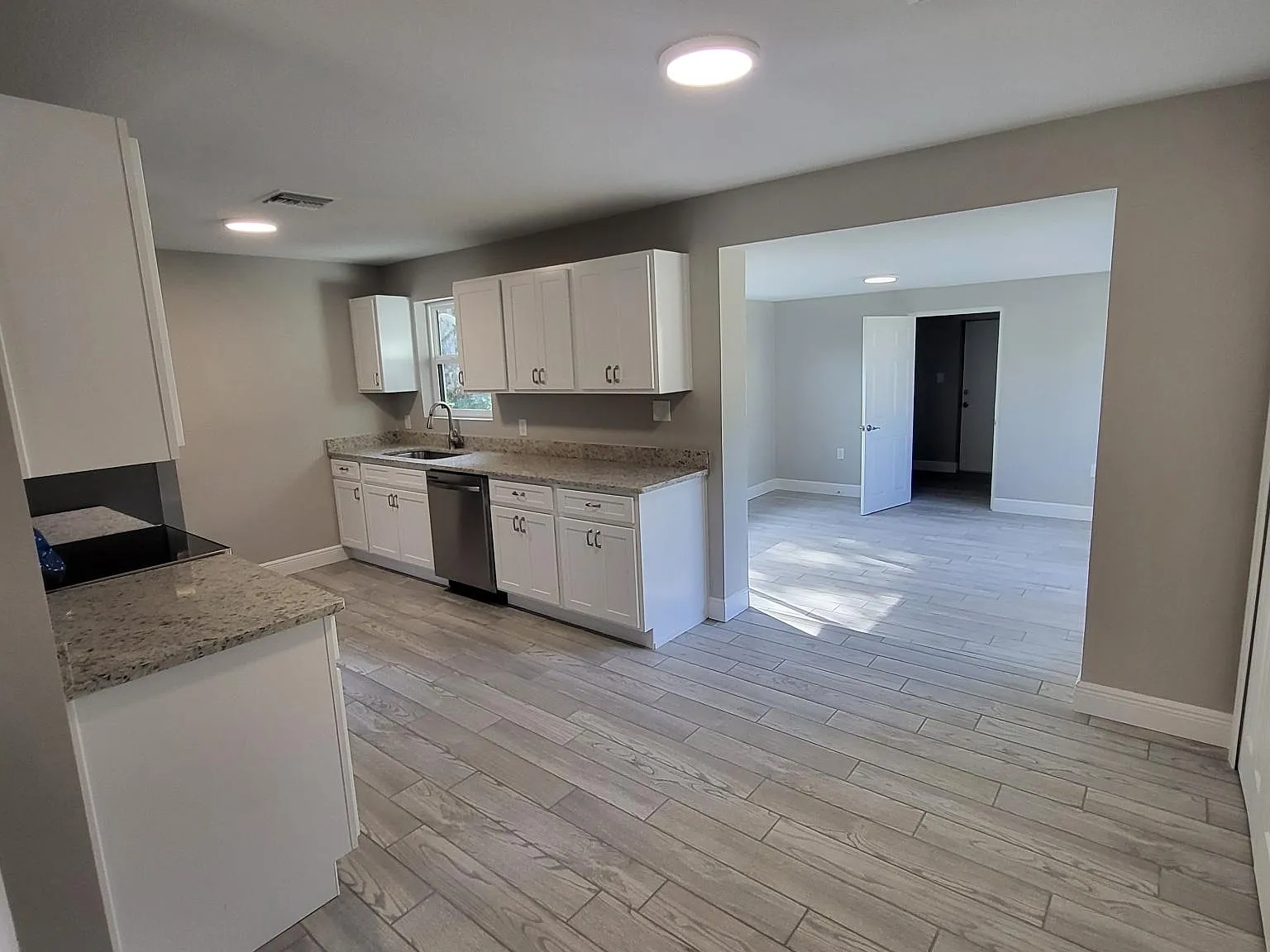 4 bed, 1512 sqft, $2,350 — Photo 3