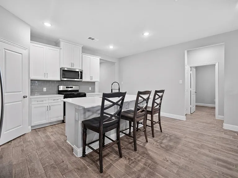 512 Portina Dr — Photo 15