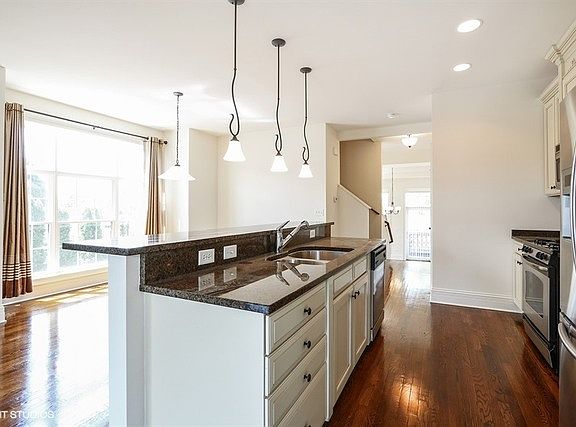 5th image of 177 N Hickory Ave