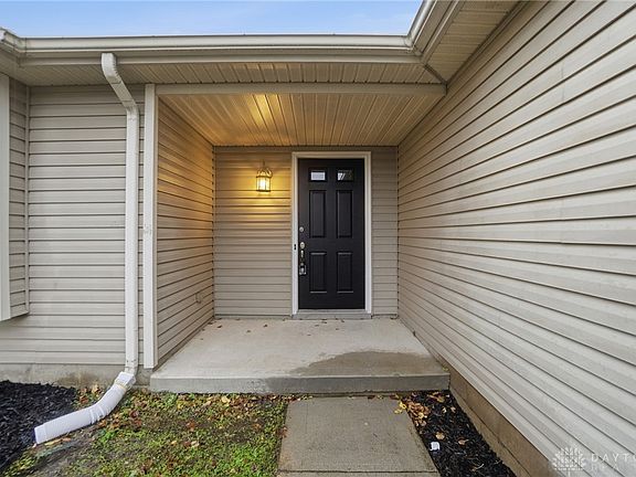 4th image of 7150 Country Walk Dr