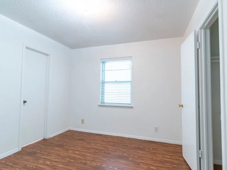 3503 Oriole Ln — Photo 6
