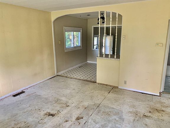 3rd image of 26047 Chain O Lakes Dr