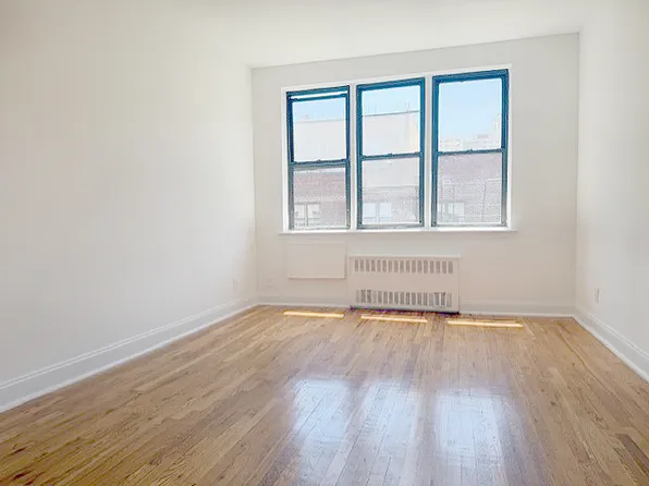 313 East 90th Street image 1 of 5
