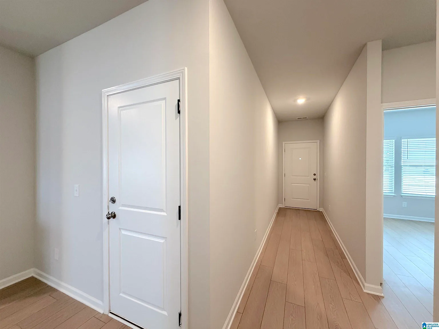 3 bed, 2.0 bath, 1474 sqft, $1,650 — Photo 3