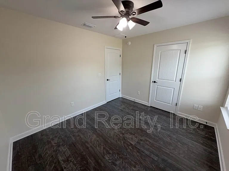 4025 Brittany Ln — Photo 16
