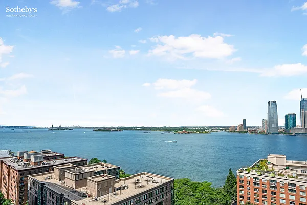 Rented by Sotheby's International Realty | media 17