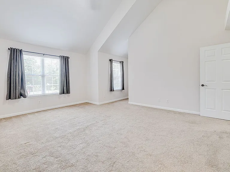 2 Weslyn Park Dr — Photo 5