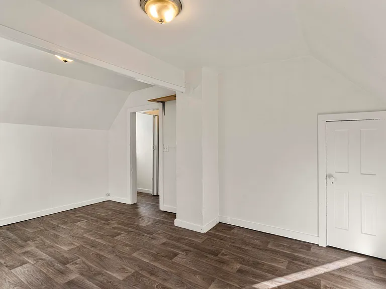 32 N Chestnut St #103 — Photo 11