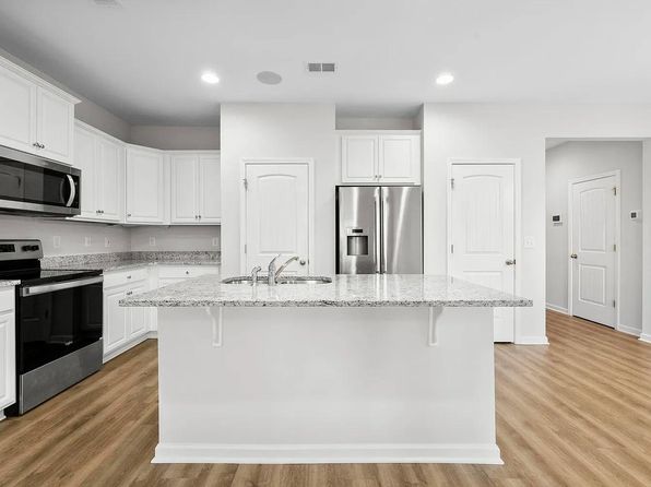 4 Sabine Leaf Ct