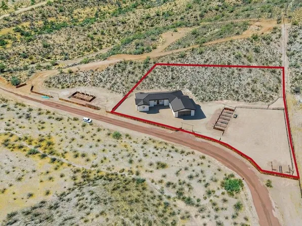 000 S Bar 5 Road, Wickenburg, AZ 85390